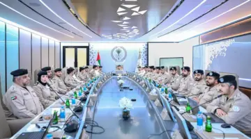 مجلس القيادة العليا بشرطة الشارقة يناقش المشاريع التطويرية